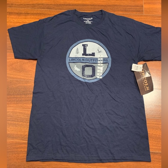 NWT Lincoln‎ Outfitters Men Medium T-shirt Fish Hunt Navy Blue - Picture 1 of 6